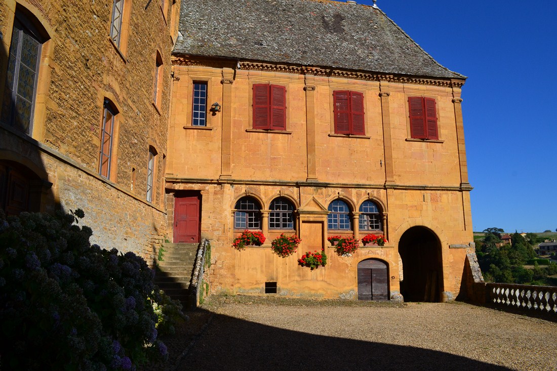 chateau jarnioux beaujolais randonnée en liberté
